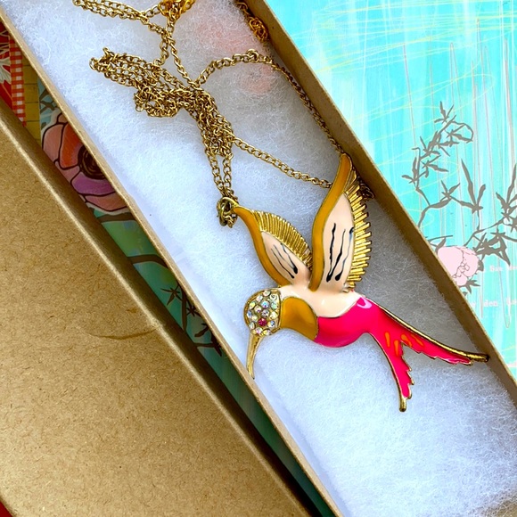 COPY - BEAUTIFUL HUMMING BIRD NECKLACE. NEVER WOR… - Picture 1 of 2
